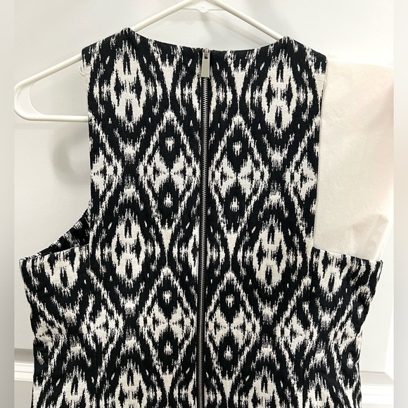 Vince Camuto Shift Dress (Size 6) - Picture 5 of 9